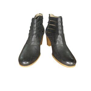 Josef Seibel Bonnie Black Leather Cut Out Ankle Boots Size 6. Comfortable NWOB